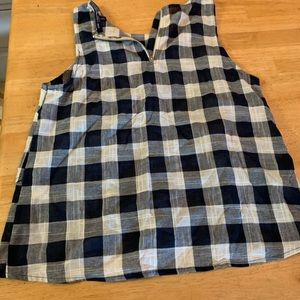 Women’s sleeveless shirt
